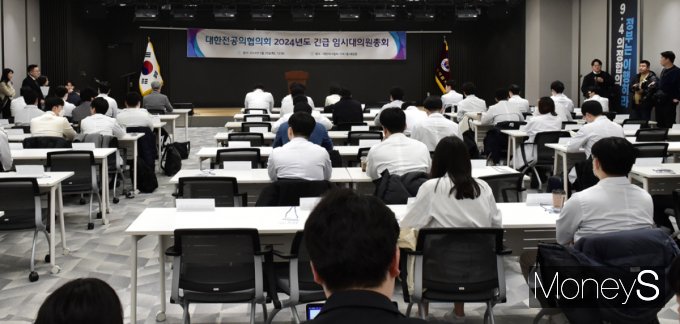 전공의들의 집단 행동이 이어지는 가운데 근무 이탈자가 하루 사이 5배 가까이 증가했다. 전공의들이 지난 20일 서울 용산구 의협 회관에서 대한전공의협의회 긴급 임시대의원총회를 개최했다. /사진=임한별 기자