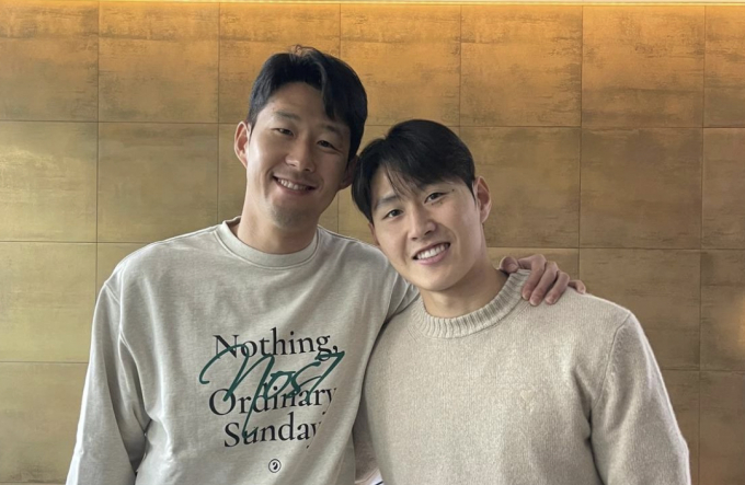 이강인이 2월 스포츠 스타 브랜드 평판에서 50위 밖으로 밀려났다. 사진은 브랜드 평판 1위 손흥민(왼쪽)과 이강인. /사진= 손흥민 SNS 캡처