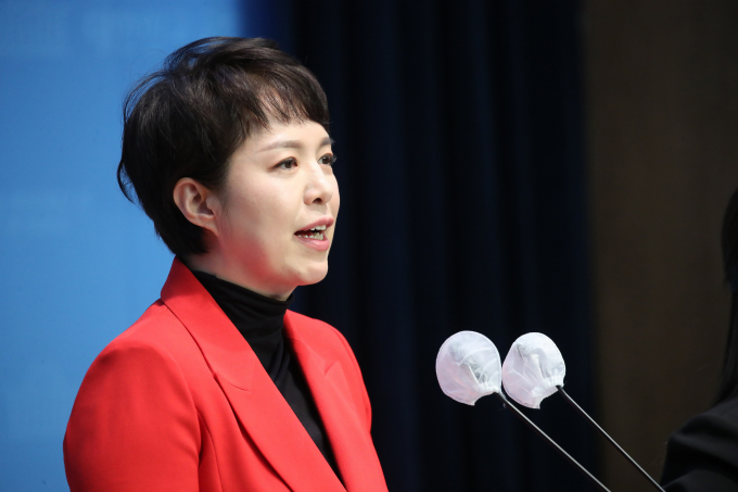 21일 김은혜 전 대통령실 홍보수석이 기자회견을 열고 경기 분당을 총선 출마를 공식 선언했다. 사진은 김 전 수석이 21일 오후 서울 여의도 국회 소통관에서 기자회견을 통해 총선 출마 선언을 하는 모습. /사진=뉴스1