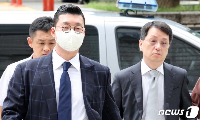 이상영 대우산업개발 회장(왼쪽). 2023.8.29/뉴스1 ⓒ News1 김성진 기자