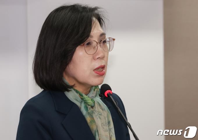 [사진] 이임사 하는 김현숙 장관