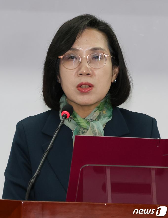 [사진] 이임사 하는 김현숙 여가부 장관