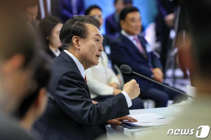 [사진] 尹 