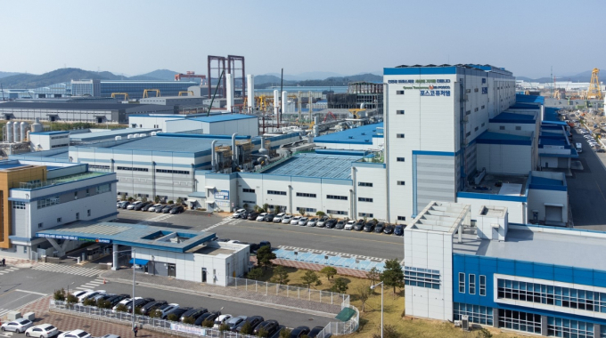 포스코퓨처엠이 22일 광양 율촌제1산업단지에서 고부가가치 하이니켈 니켈·코발트·알루미늄(NCA) 양극재 전용 공장 착공식을 진행했다. 사진은 포스코퓨처엠 광양 양극재 공장 전경. /사진=포스코퓨처엠 제공