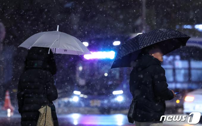[사진] 서울 전역에 대설주의보…영하권 추위 이어져