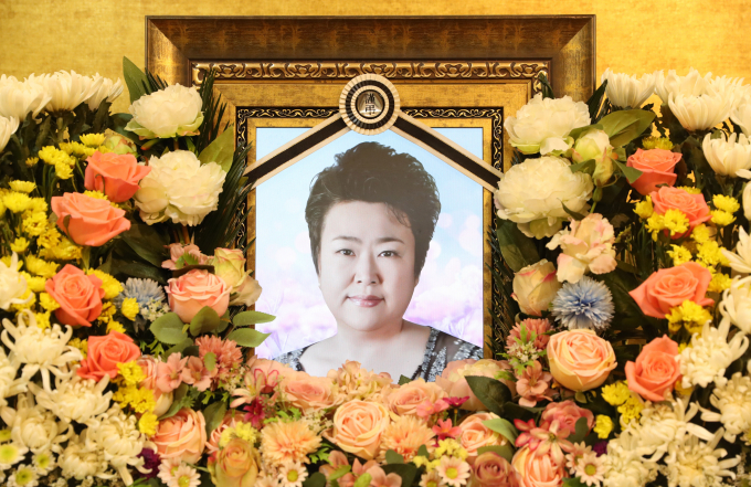 가수 방실이(본명 방영순)의 발인식이 엄수된다. 사진은 지난 20일 인천 강화군 참사랑장례식장에 마련된 故방실이 빈소. /사진=사진공동취재단