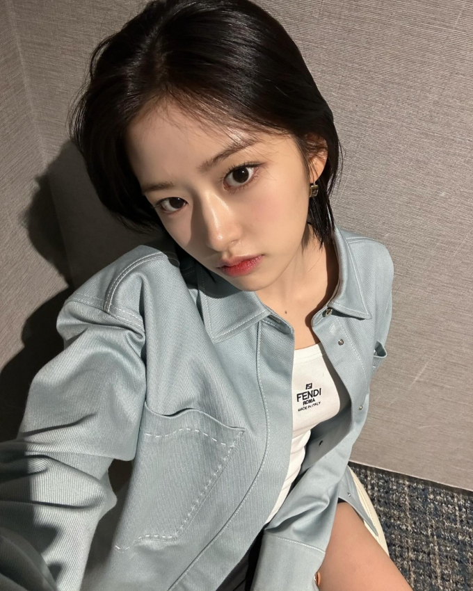 사진=안유진 인스타그램