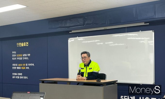 김준형 포스코퓨처엠 대표가 22일 전남 광양 율촌제1산업단지에서 기자들과 만나 투자 확대를 공언했다. 사진은 김 대표 모습. /사진=김동욱 기자