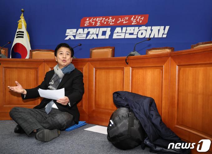 [사진] '컷오프 반발' 노웅래, 무기한 단식 농성 돌입