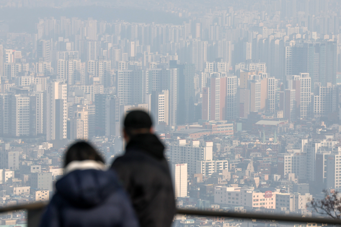  서울 중구 남산에서 바라본 서울 시내 일대 아파트 단지 모습./사진=뉴스1