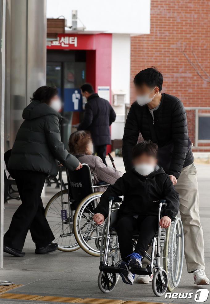 [사진] 전공의 집단 현장 이탈  '첫 주말'
