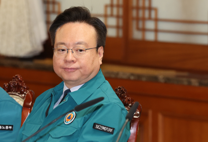 조규홍 보건복지부 장관 등이 서울 소재 대학병원 전공의로부터 고소당했다. 사진은 지난 19일 관계장관회의에 참석한 조 장관. /사진=뉴스1