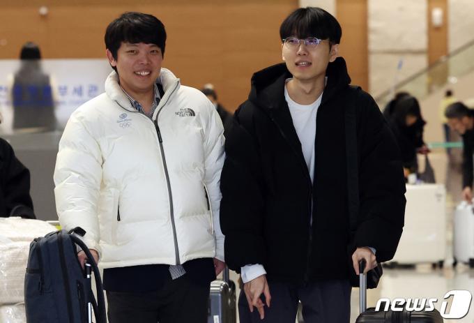 [사진] 웃음띤 6연승 신화의 신진서 9단