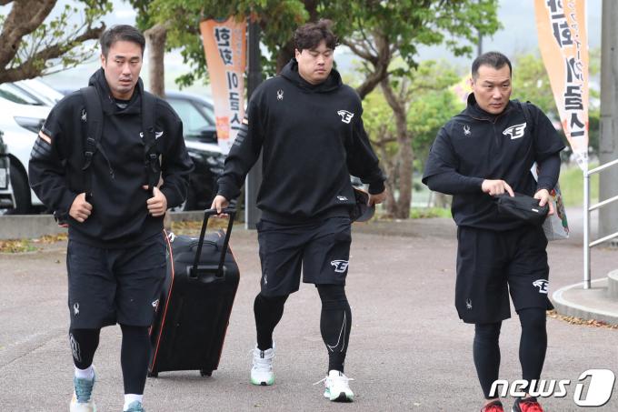 [사진] 류현진 '훈련장으로'