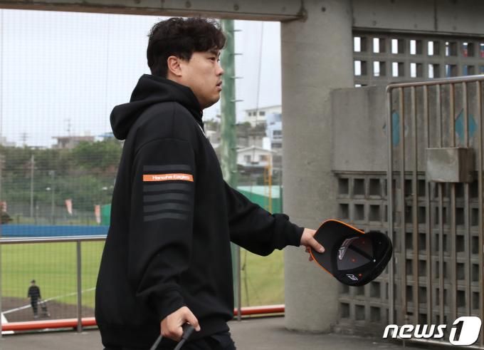 [사진] 훈련장 향하는 '코리안 몬스터' 류현진