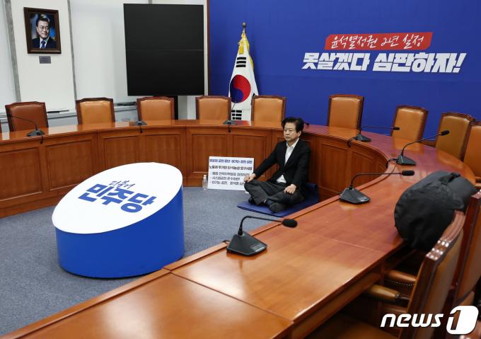 [사진] '컷오프 반발' 노웅래 의원, 단식농성 나흘째