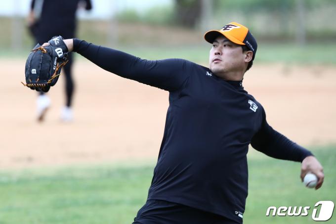 [사진] 훈련하는 류현진
