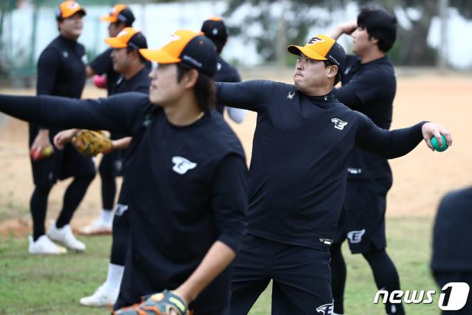 [사진] 훈련하는 류현진