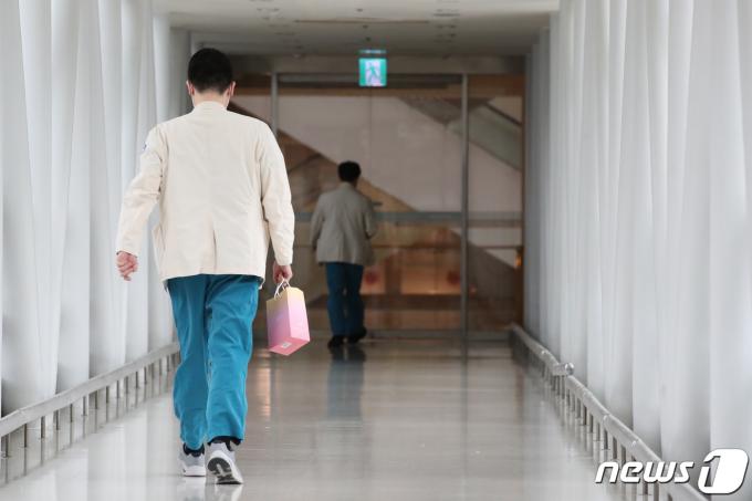 [사진] 의료대란 본격화 '탈출구는?'