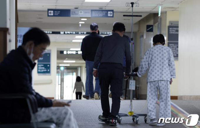 [사진] 야간 및 휴일 비상진료 운영 중인 국립중앙의료원
