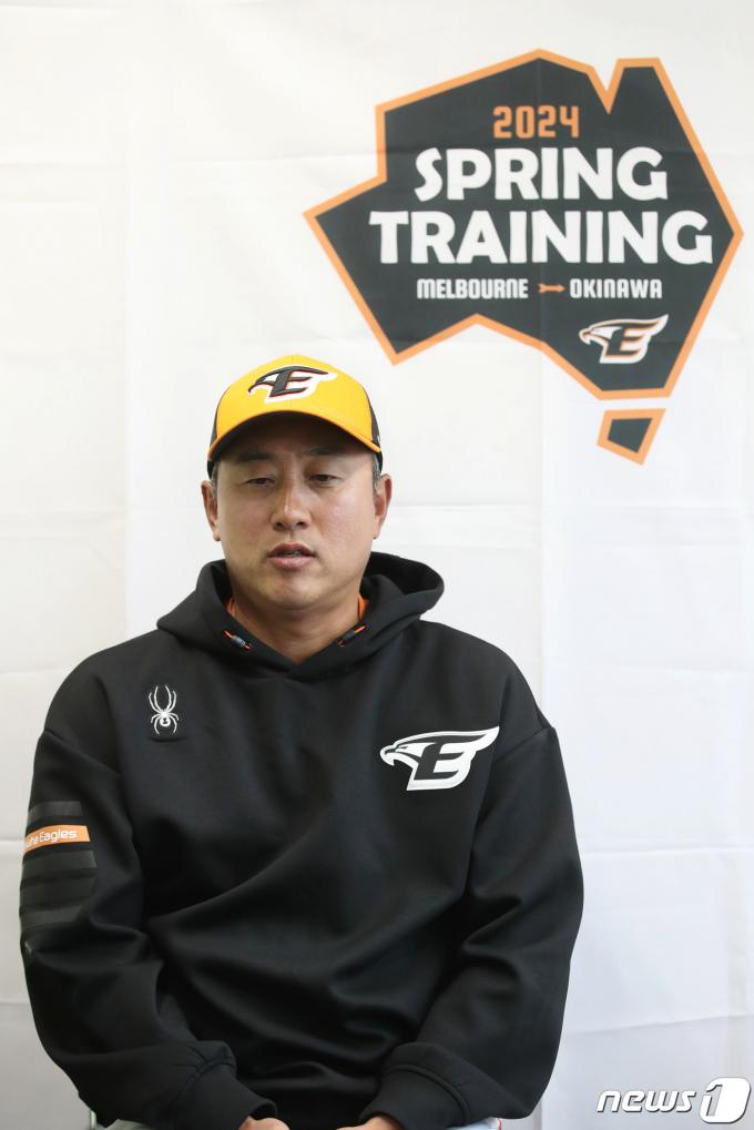 [사진] 인터뷰 하는 최원호 감독