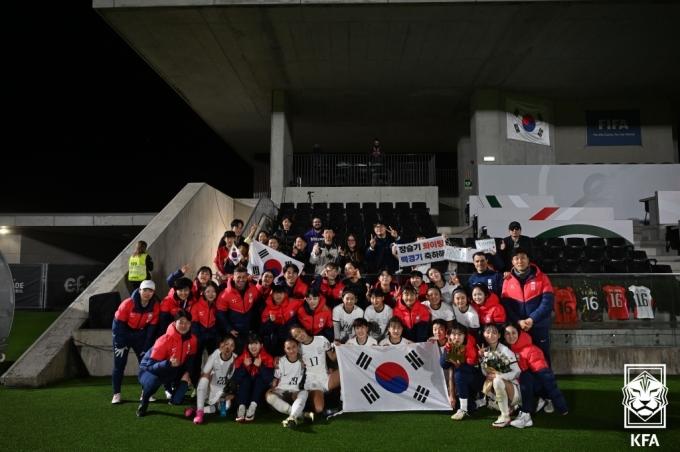 [사진] 대한민국 여자축구대표팀, 체코 상대로 2대1 승리