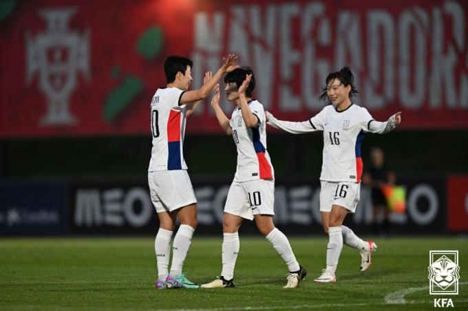 [사진] '지메시' 지소연, 환상적인 프리킥 골 성공