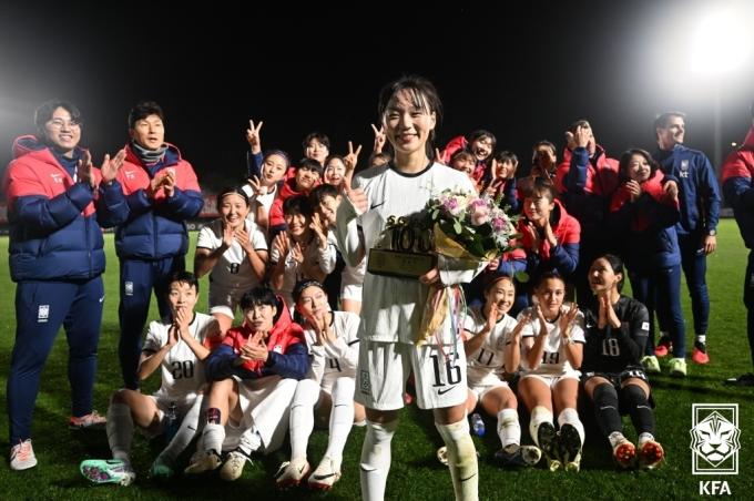 [사진] 장슬기, A매치 100경기 출장 달성