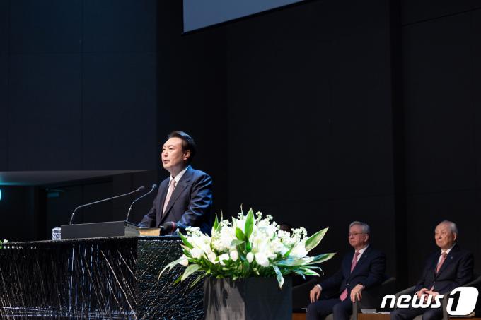 [사진] 윤 대통령, 3.1절 기념 예배 참석