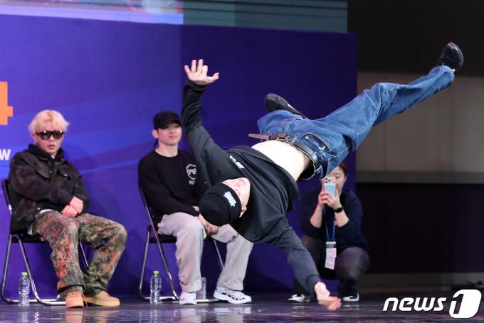 [사진] '날아올라'