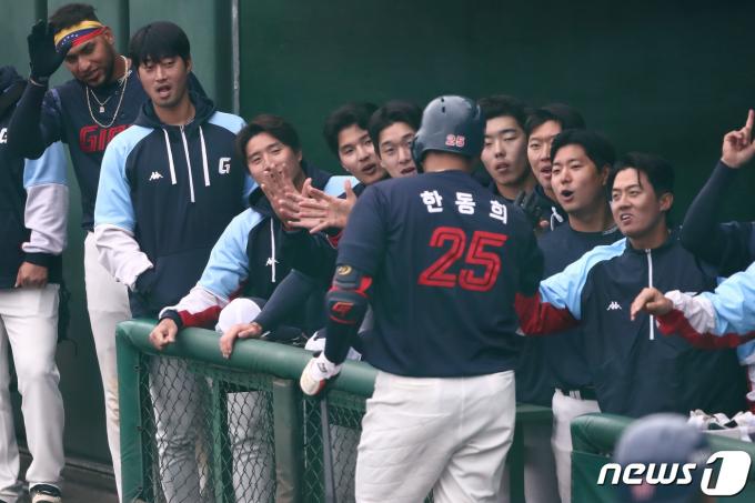 [사진] '잘했다, 한동희'