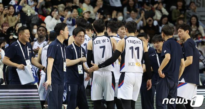 [사진] 대한민국, 호주 원정패는 잊고!