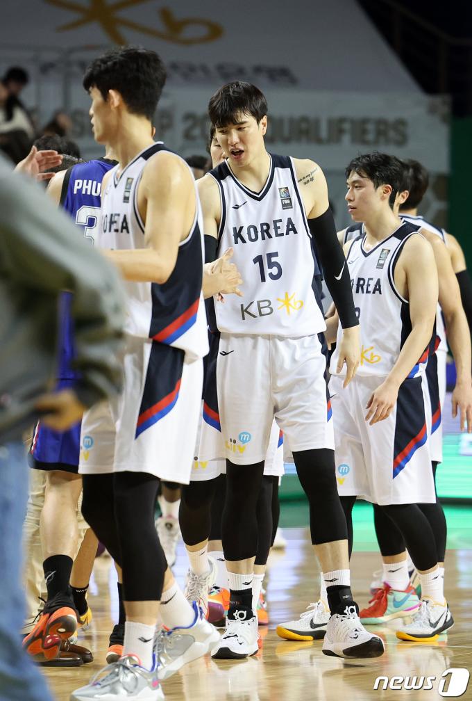 [사진] 김종규, 깔끔한 승리였어