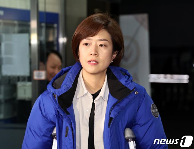 [사진] 비공개 회의 참석하는 고민정 최고위원