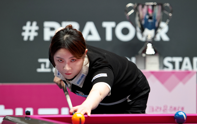 김민아가 25일 저녁 경기 고양시 고양 킨텍스 PBA 스타디움에서 열린스롱  피아비와의 ‘크라운해태 LPBA 챔피언십 2024’ 결승전에서 승리하며 시즌 2승째를 기록했다. /사진=LPBA 제공