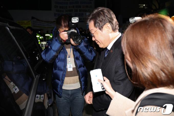[사진] 비공개 최고위 마친 이재명 대표