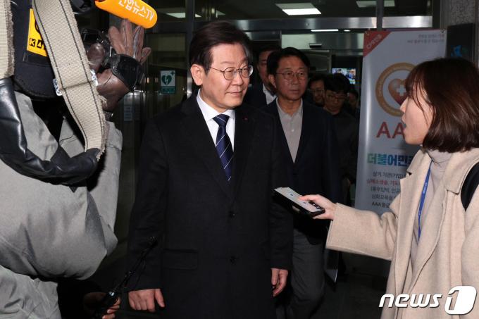 [사진] 이재명 대표 '비공개 최고위 종료'