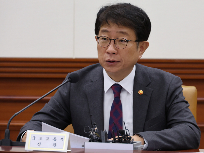 정부가 26일 ‘비상경제장관회의’를 열고 ‘교통 분야 3대 혁신 전략’ 이행 현황을 점검했다. 사진은 최근 열린 비상경제장관회의에 참석했던 박상우 국토부 장관. /사진=뉴시스