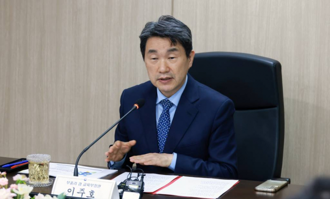 이주호 사회부총리 겸 교육부 장관이 26일 국립대병원장과 긴급 간담회를 갖는다. 사진은 지난 23일 서울 영등포구 한국교육시설안전원에서 '학교 행정업무 경감'을 주제로 제13차 함께차담회를 하고 있는 이주호 부총리. /사진= 뉴스1