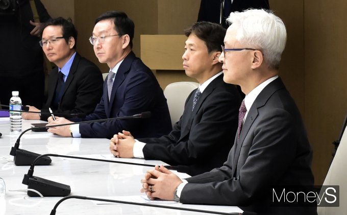 [머니S포토] 산업부 입장 경청하는 삼전·SK하이닉스 등 반도체 기업