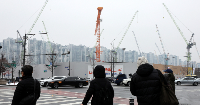 다음달 한국부통산홈 청약홈 개편과 4월 총선, 5월 어린이날 연휴가 연달아 이어지며 통상 성수기로 여겨지는 봄 분양시장이 올해에는 주춤할 예정이다./사진=뉴스1