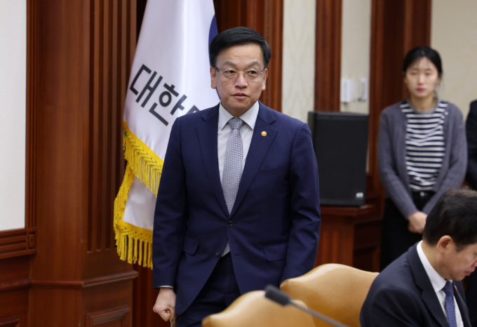  최상목 경제부총리 겸 기획재정부 장관이 지난 26일 서울 종로구 정부서울청사에서 열린 비상경제장관회의에 참석한 모습. /사진=뉴시스