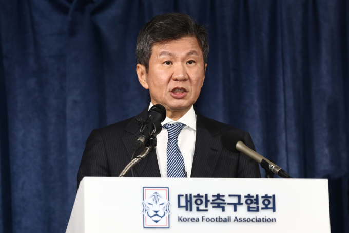 경찰이 정몽규 대한축구협회장을 고발한 시민단체 서민민생대책위원회 관계자를 불러 조사한다. 사진은 지난 16일 정몽규 회장의 기자회견 모습. /사진= 뉴스1