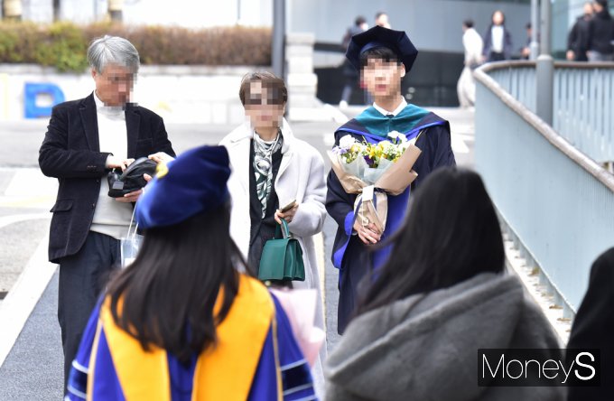 [머니S픽] 의료계 집단행동 확산… 전국 의대 졸업생 '인턴 포기' 속출
