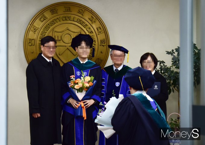 [머니S픽] 의료계 집단행동 확산… 전국 의대 졸업생 '인턴 포기' 속출