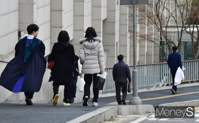 [머니S픽] 의료계 집단행동 확산… 전국 의대 졸업생 '인턴 포기' 속출