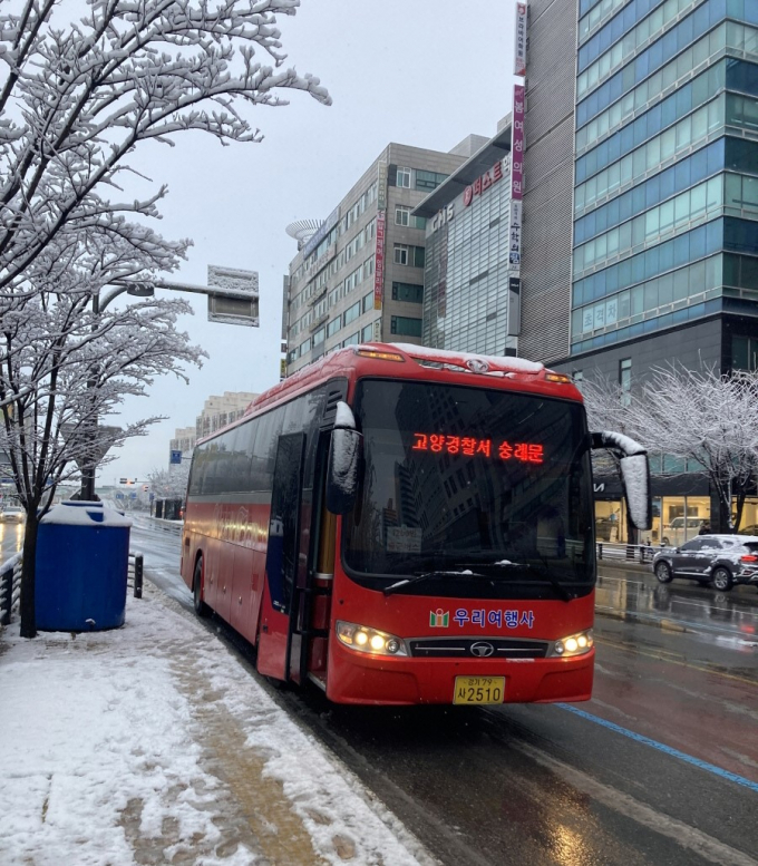 출근시간에 새로 투입된 전세버스. / 사진제공=고양특례시