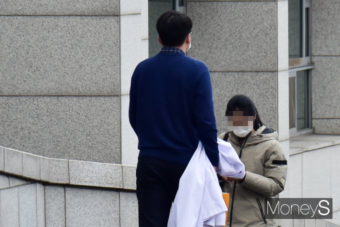 [머니S포토]가운 벗은 의사,  의료위기 대한민국