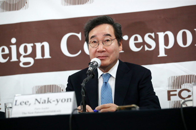 26일 이낙연 새로운미래 공동대표가 오는 4월 총선 결과에 대해 더불어민주당이 지금 상태로 간다면 국민의힘에 패배할 것이라고 밝혔다. 사진은 이 공동대표가 26일 서울 중구 프레스센터에서 열린 외신기자간담회에 참석한 모습. /사진=뉴스1