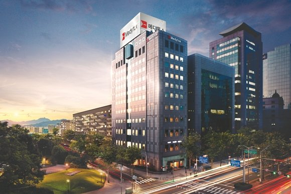 미국 식품의약국(FDA)이 메디톡스의 액상형 보툴리눔 톡신 MT10109L에 대해 허가심사 거절을 통보했다. /사진=메디톡스